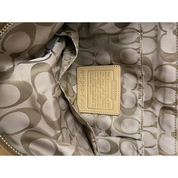 Coach like new leather tote with pochette tan - Picture 9 of 10